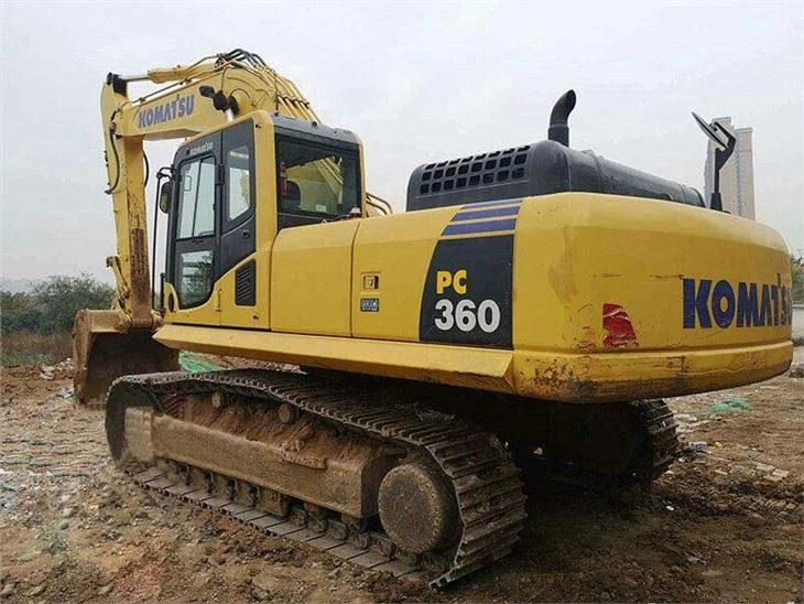 Escavatore Komatsu PC{{0}}M0 usato