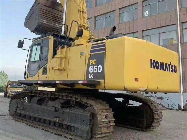 Escavatore Komatsu PC650-8 usato