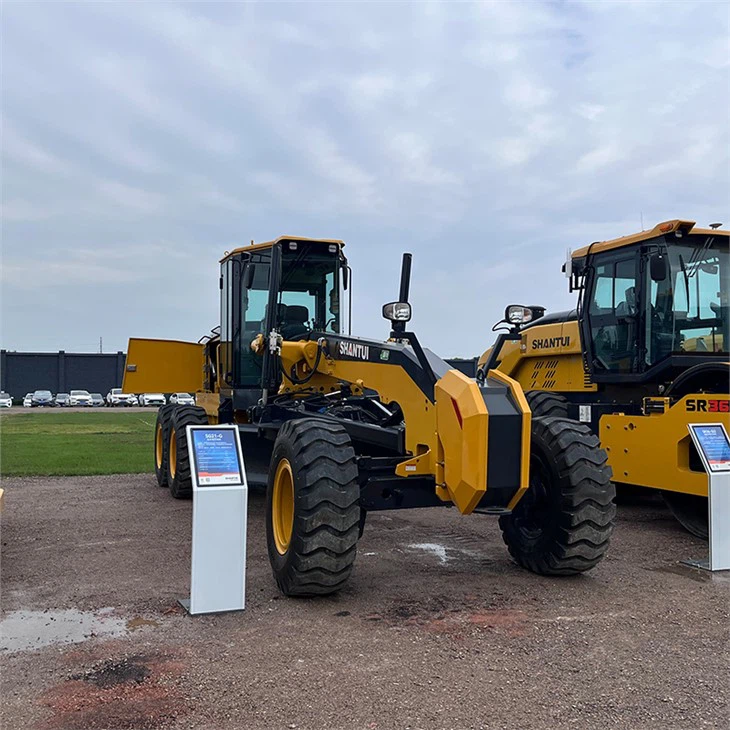 Motolivellatrice per la manutenzione stradale