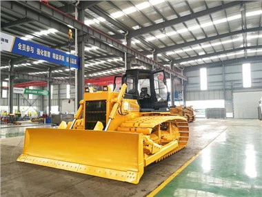 Grande bulldozer per terreni asciutti